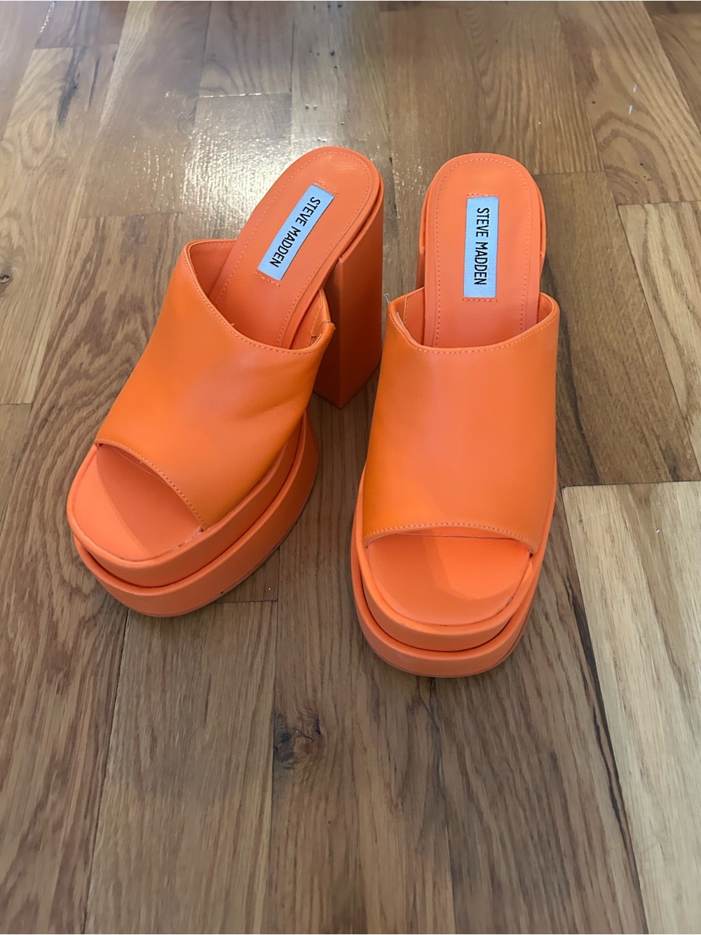 NIB Steve Madden Orange Platform Sandals - Picture 4 of 6